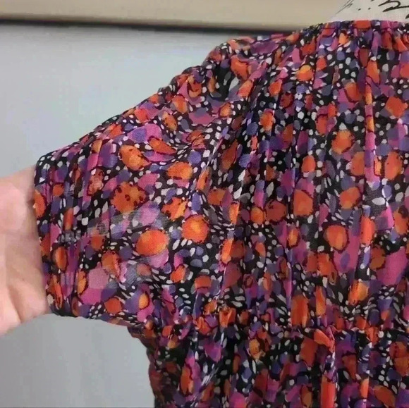 NINE WEST | Women's Multicolor Round Neck Short Sleeved Ruffled Blouse - Picture 6 of 6